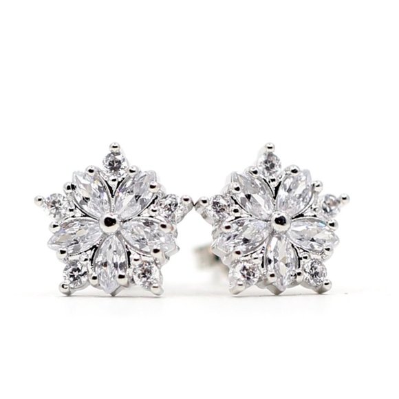 18k Gold Dipped White Topaz Earrings Studs - Picture 5 of 7